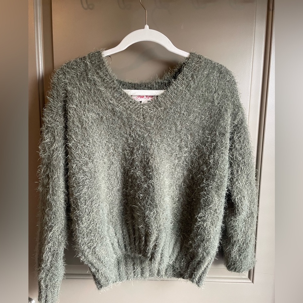 Green comfy sweater